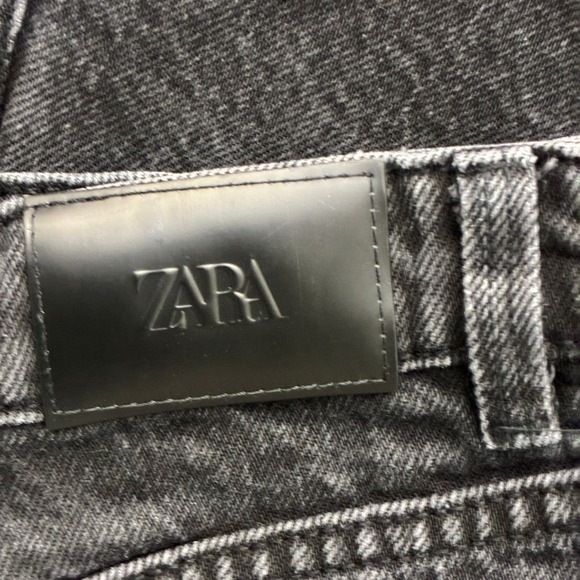 Zara High Rise Frayed Hem Distressed Denim Shorts Black Grunge Edgy Size 2 - Picture 5 of 7